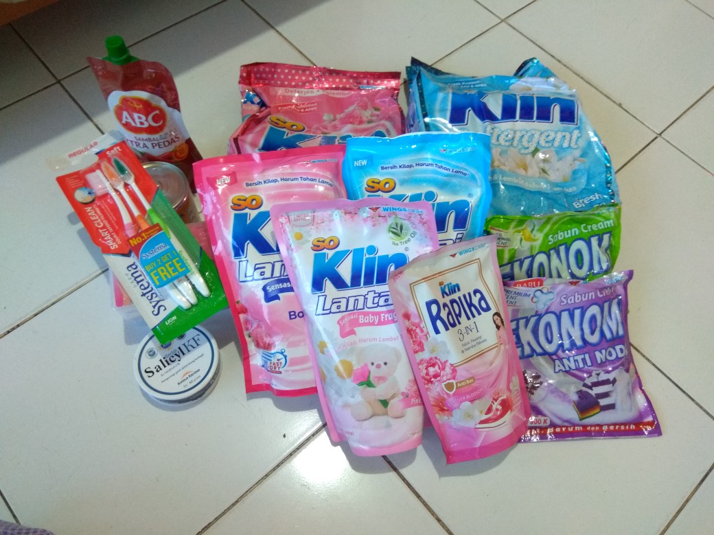 So Klin Softergent Soft Sakura Deterjen Bubuk 1.8 Kg | Soklin 1.8kg