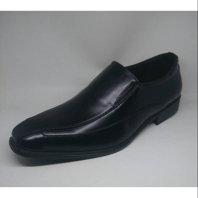  Sepatu  Pantofel  Cowok merk Fladeo  1JC Original Shopee 