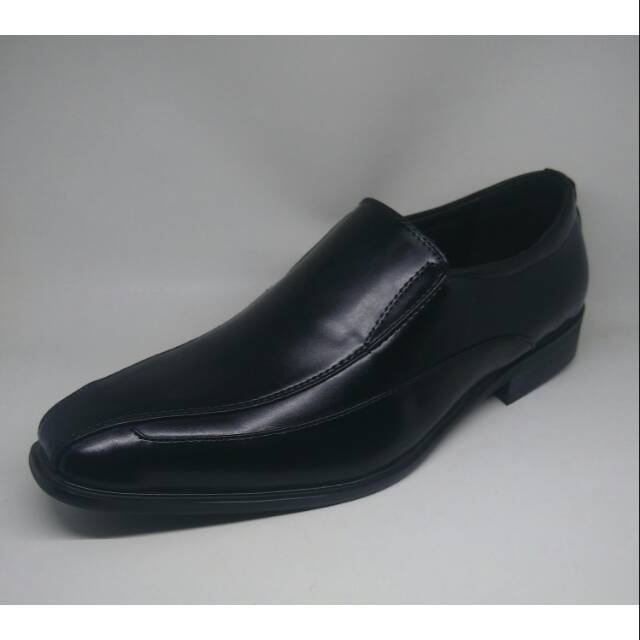 Sepatu Pantofel Cowok merk Fladeo 1JC Original Shopee Sepatu Pantofel Cowok merk Fladeo 1JC Original Shopee