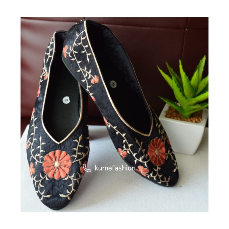 sepatu wanita bordir original handmade / sepatu cewek bordir handmade / sepatu bordir - kode SB 020