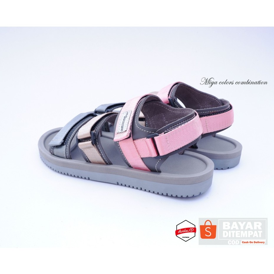 V SANDAL wanita outdoor / SENDAL gunung wanita hiking murah  Triple Strap Combinasi