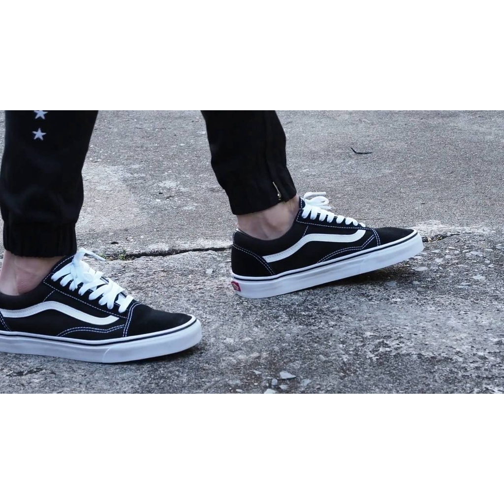 Sepatu Vans Old Skool Black White Classic Global Market BNIB / Urban Sneakers Skateboard