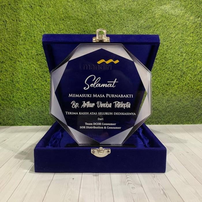 Hadiah / [Termurah] Plakat/Trophy/Piala/Vandel/Plakat Akrilik Uk.20X15 + Box V3