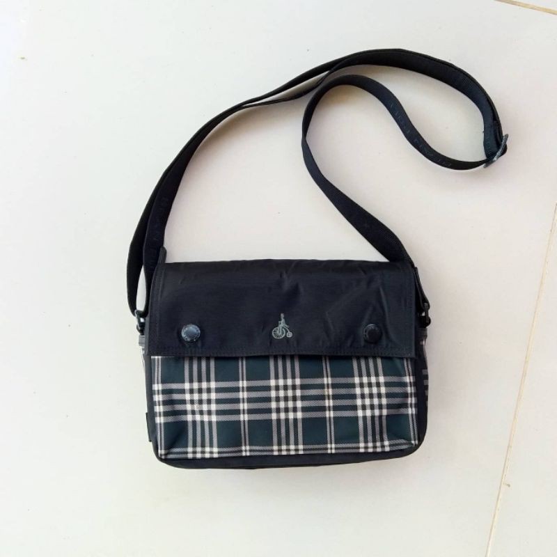 Tas BEAN POLE Original Second Preloved Slingbag Waistbag
