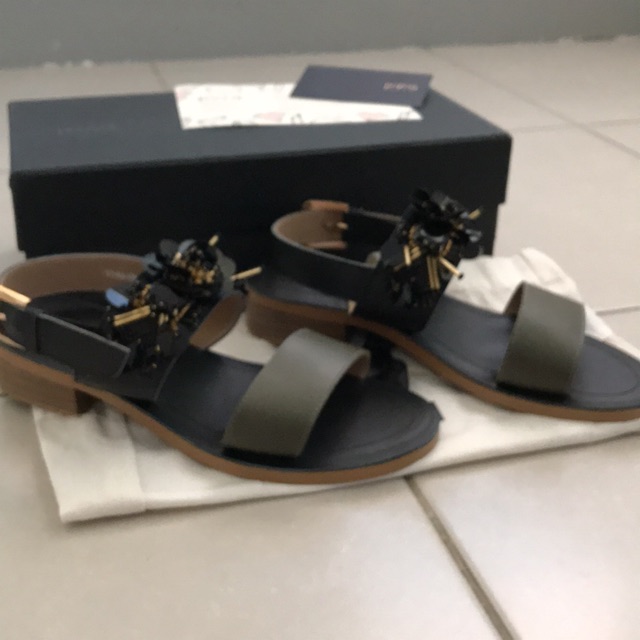 PVRA Duvva black Olive size 37