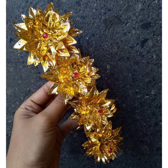 Semanggi Bali Semprotan Emas