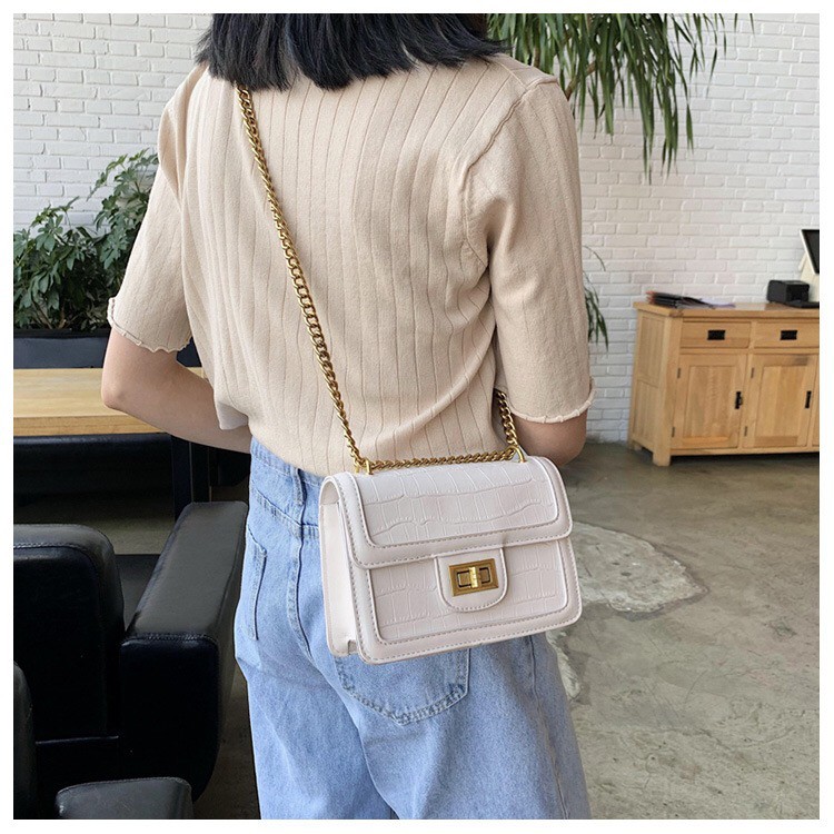 Tas Selempang wanita Daira Motif Croco PU Import Tali rantai Gold Fashion Slingbag