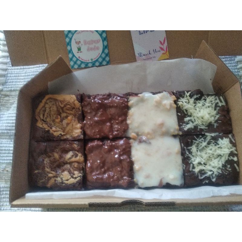 

FUDGY BROWNIES PANGGANG VARIASI TOPPING