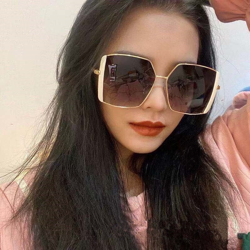 Kacamata Hitam UV400 Bentuk Kotak Besar Untuk Wanita