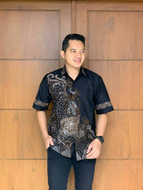 Trend Modis batik pria M.L.XL. lengan pendek katun wayang adventure