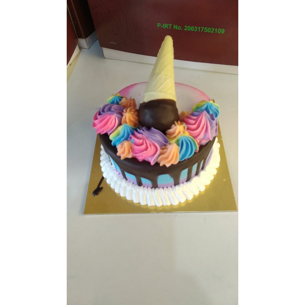 

Kue Ulang Tahun Ultah Black Forest Rainbow Cream - Mini Cake