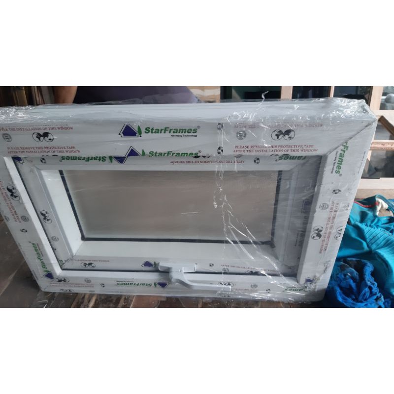 Jendela jungkit kecil UPVC