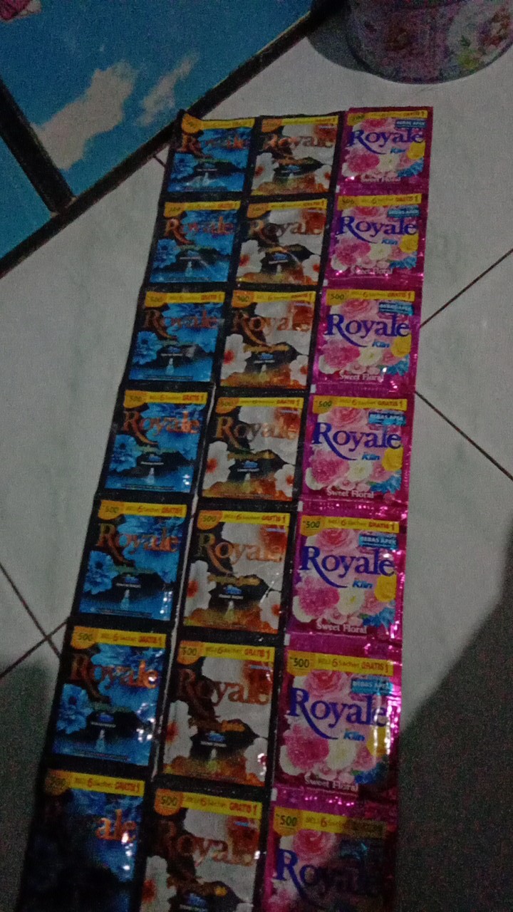 Royale Pewangi Softener Isi 6 Sachet + 1 Sachet / By Soklin