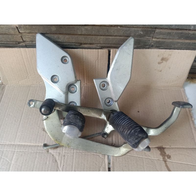 footstep depan pijakan depan vixion new 1PA original