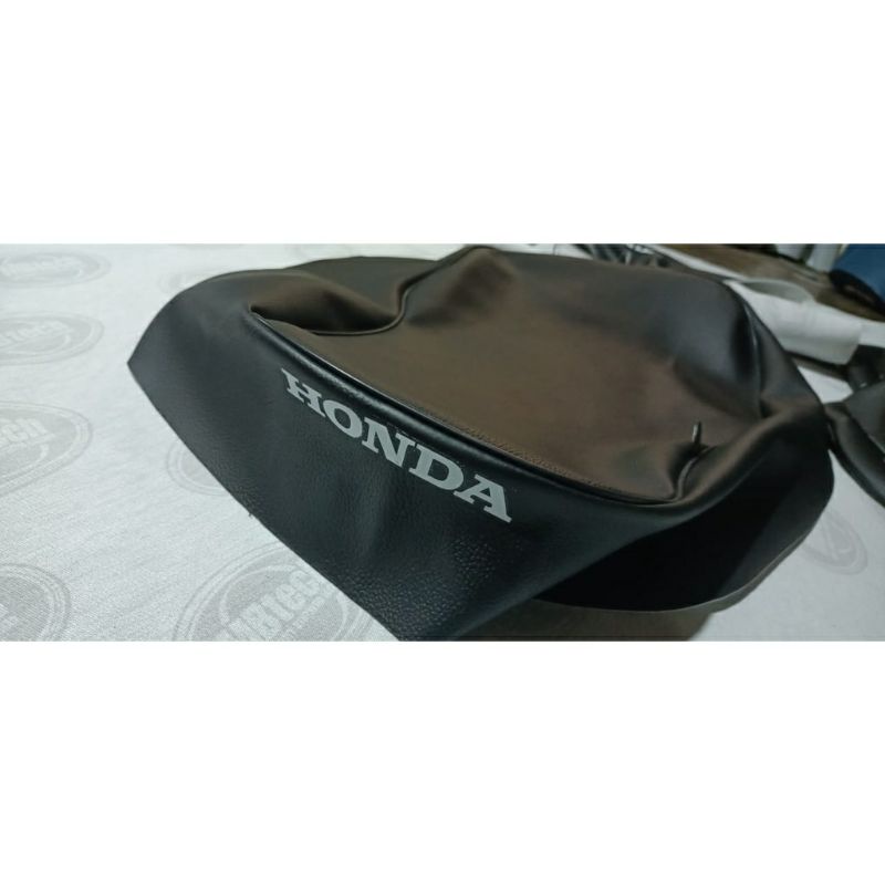 KULIT COVER JOK GL 100 MBTECH ORI/kulit jok gl 100 mbtech ori