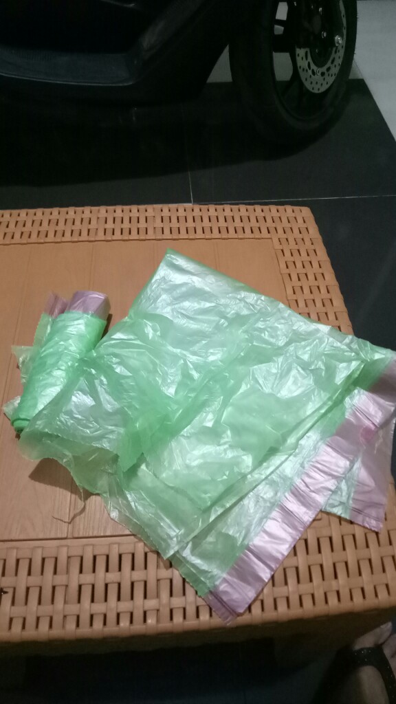 Os Tempat Sampah Roll Plastik Kantong Sampah Gulung 1 Roll 15 - 20 Pcs