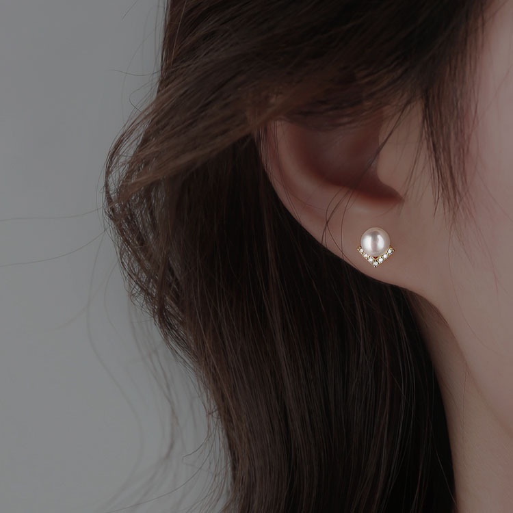 Anting Tusuk Sterling Silver 925 Desain Huruf V Hias Mutiara + Berlian Imitasi Untuk Wanita