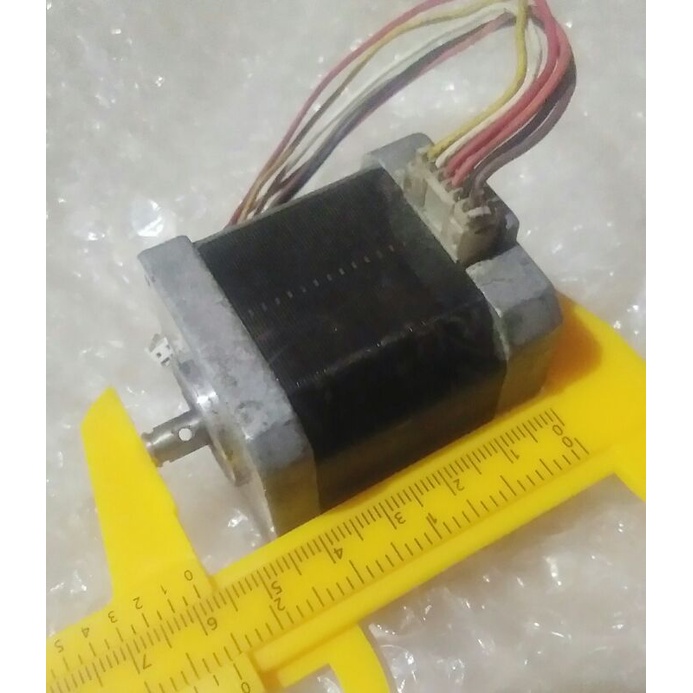 motor stepper sedang nema17 asli original mantap sesuai gambar