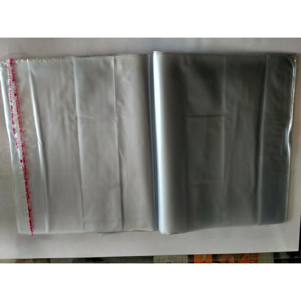 

Sampul Plastik Buku Kwarto Emboss/ Doff Dengan Perekat (1 pack = 5 lusin)
