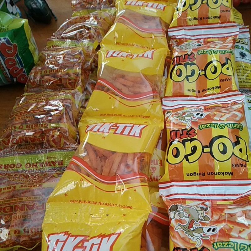 

jajan pogo stik panda makaroni