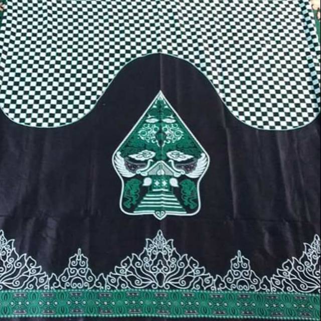 Sarung gunungan wayang