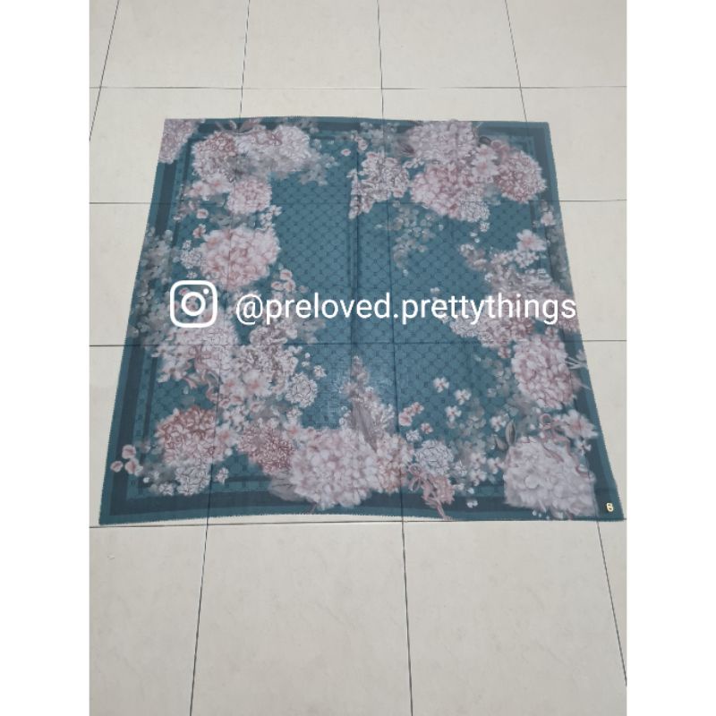 Preloved Buttonscarves Hydrangea Verte