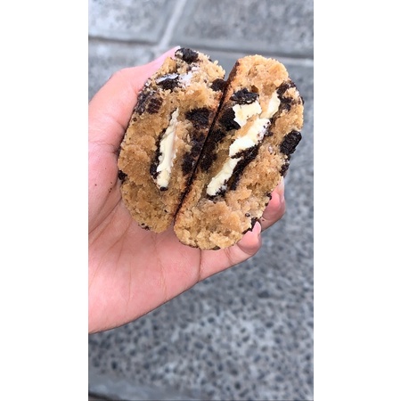 

NEW MENU COOKIES & CREAM COOKIE