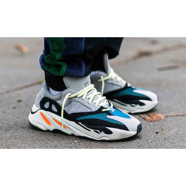 harga yeezy 700 original