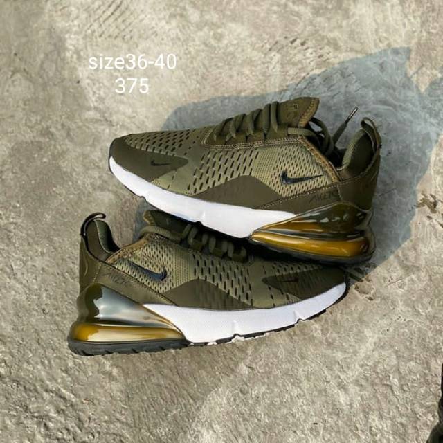 Sepatu sneaker Nike 270