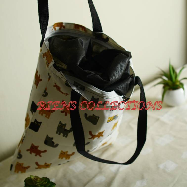 TOTEBAG KANVAS . TAS KANVAS MOTIF KUCING LATAR PUTIH. RIENS COLLECTIONS