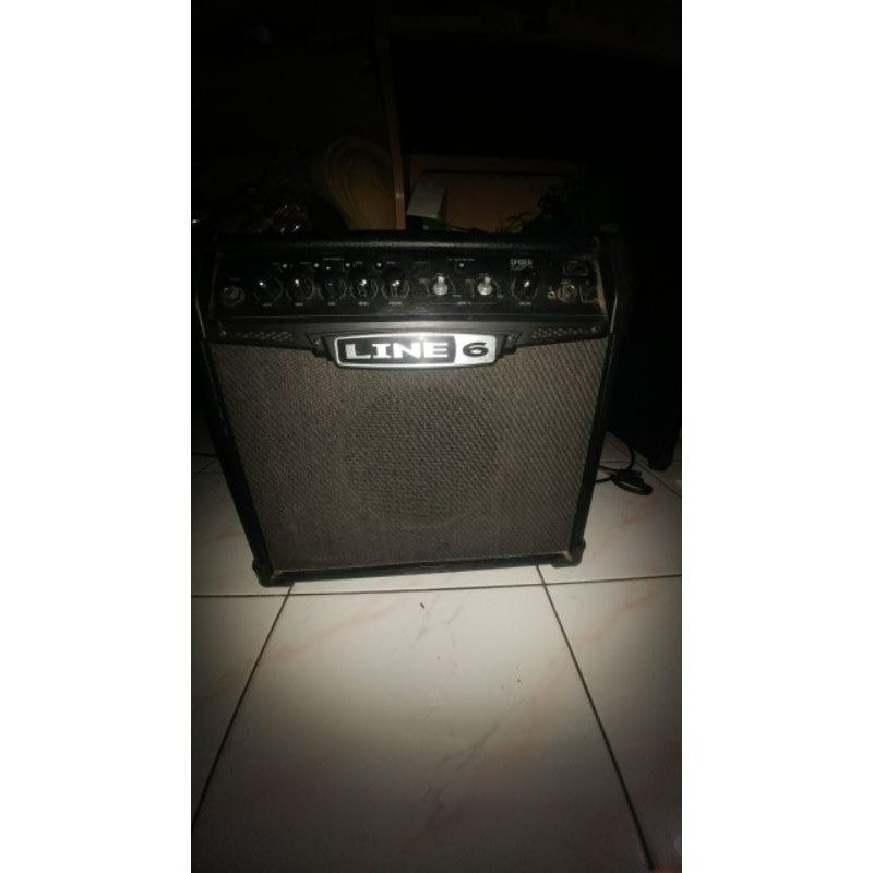 Line 6 Spider Classic 15 Ampli Gitar Line6 Speaker 8 inch