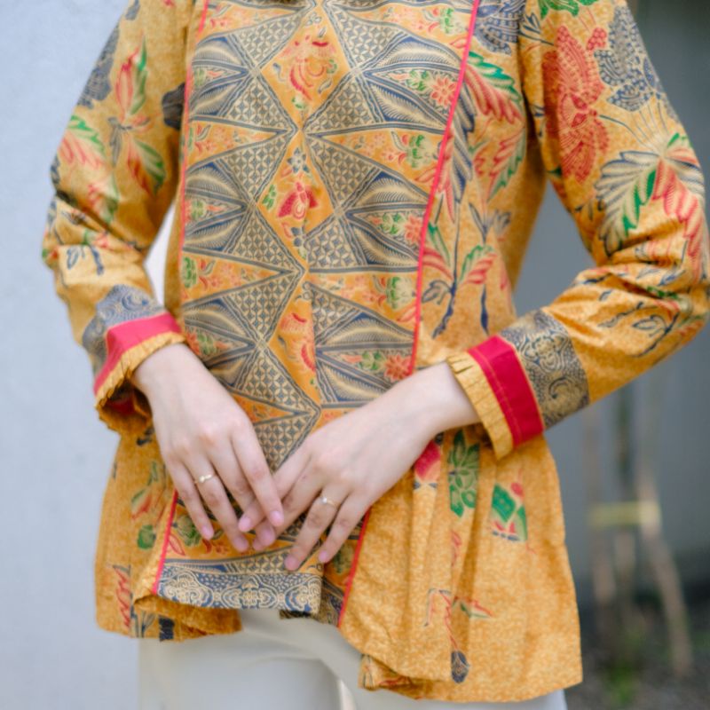 Jelita blus batik wanita kantor modern