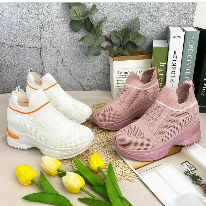 D8805 Sepatu Sneakers Wanita Import
