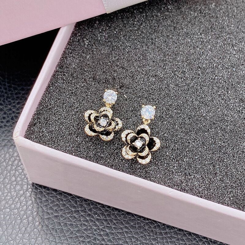 Versi Korea Dari Kepribadian Fashion Baru Anting Mawar Tiga Lapis Hitam