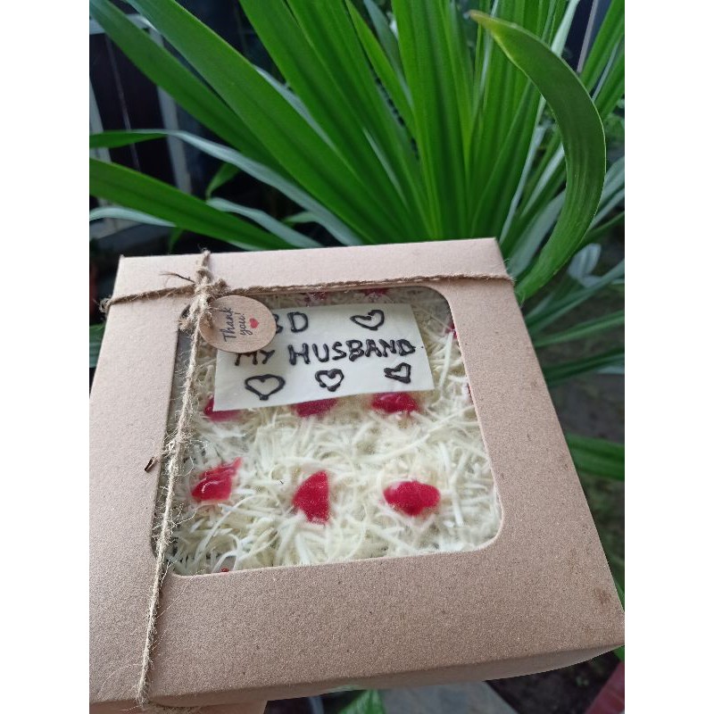 

Cakelembuttoppingkeju