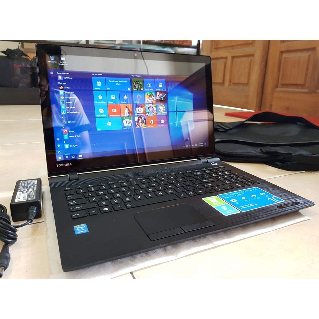 Laptop TOSHIBA Satellite C55t Core i3 RAM 4GB HDD 1TB TOUCHSCREEN