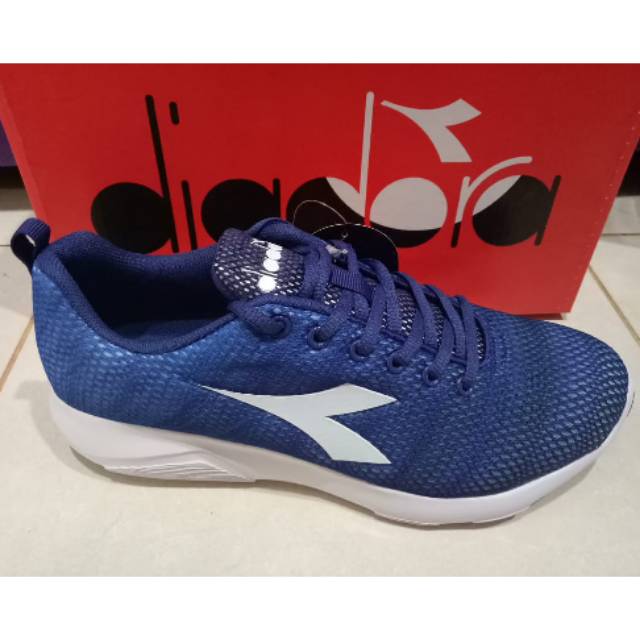  Sepatu  Olahraga  Cowok Original Diadora X Run Light Warna  