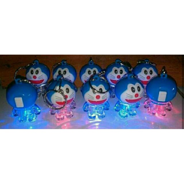 Doraemon 12 PCS gantungan nyala.