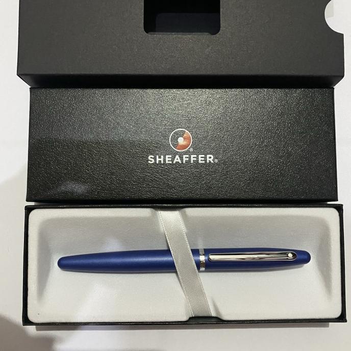 

Pulpen Sheaffer VFM Neon Blue Original RollerBall