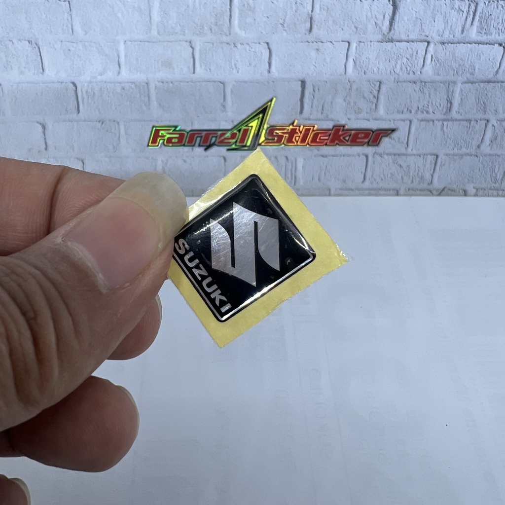 stiker timbul S spido sticker 3d logo SUZUKI kotak