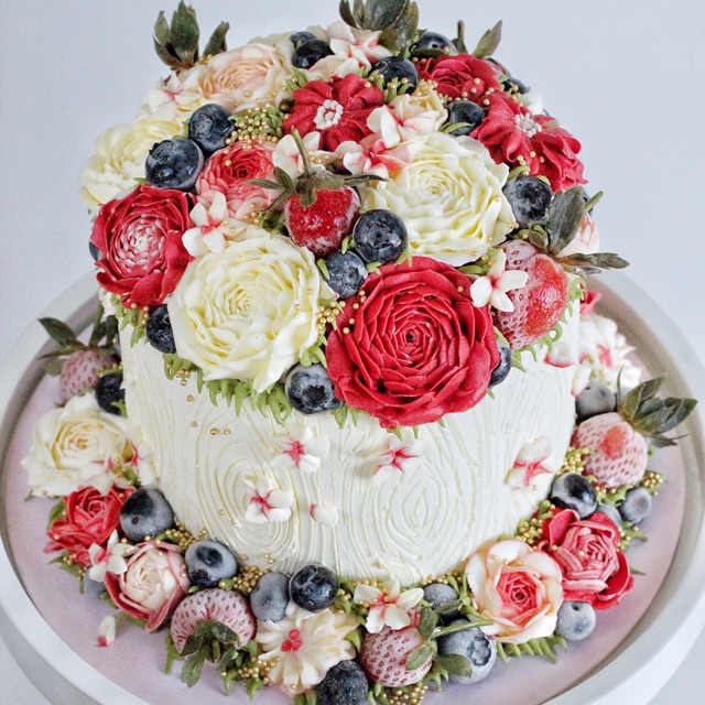 

cake, kue birthday/ ulang tahun flower+ buah buttercream elegant