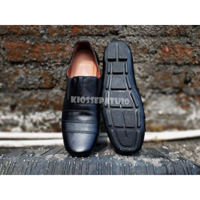 sepatu slip on pria original skienz moccasin kulit