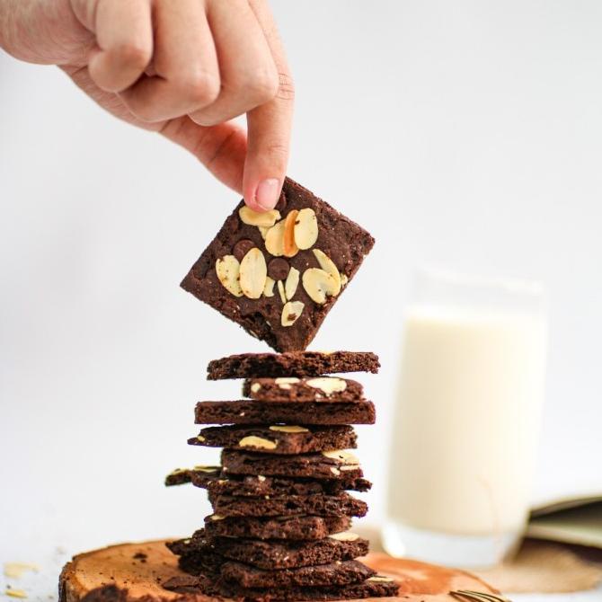 

Cuci Gudang Awal Tahun Vegan Brownie Crisps (75gr) - Gluten Free & Healthy - LUCKYBITE Cuci Gudang Awal Tahun