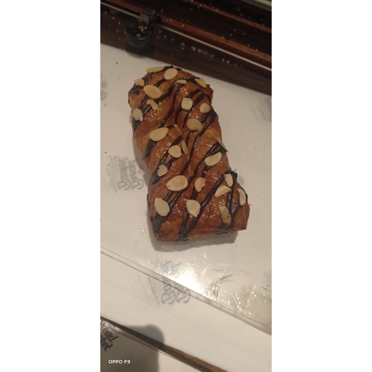

Bread Basket Plain Croissant