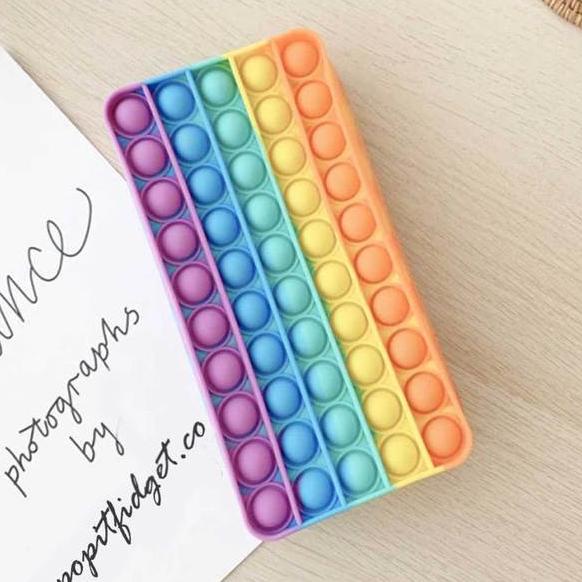 

BISA COD KOTAK PENSIL POP IT PELANGI PENCIL CASE RAINBOW FIDGET/TEMPAT PENSIL AESTHETIC/TEMPAT PENSIL ANAK PEREMPUAN/TEMPAT PENSIL LUCU/TEMPAT PENSIL 3D/TEMPAT PENSIL TRANSPARAN/TEMPAT PENSIL LUCU/TEMPAT PENSIL KOREA/TEMPAT PENSIL KAIN/TEMPAT PENSIL