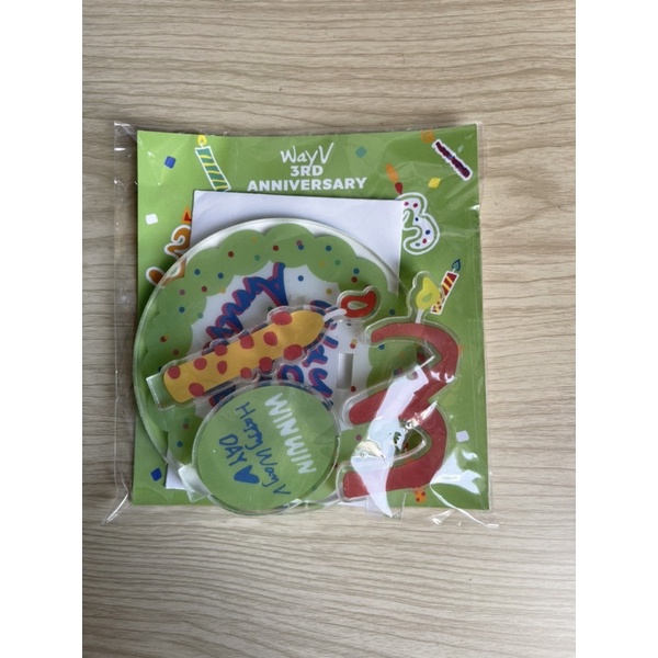 [Ready Stock] WayV 3rd Anniv MD - Acrylic Stand & AR Voice Card set WINWIN VER SEALED