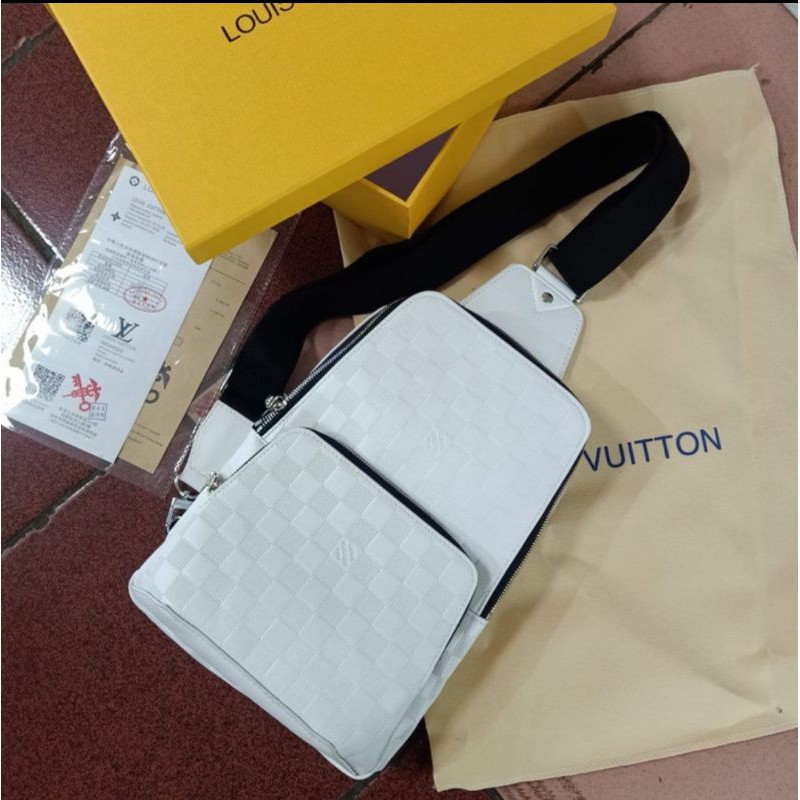 LV AVENUE SLING DAMIER GRAPHITE Black &amp; White