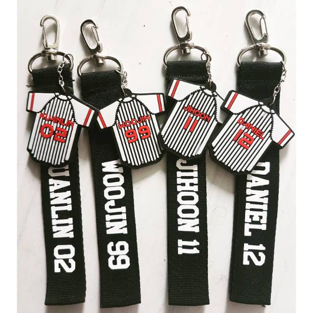 WANNA ONE Strap kpop name keychain keyring lanyard light stick