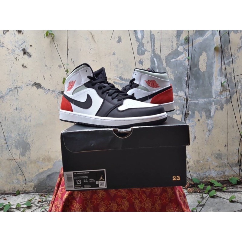 aj1 mid union