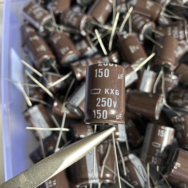 elko 150uf 250volt 18mm